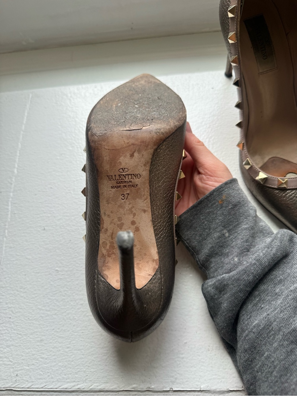 Valentino Metallic Bronze Pyramid-Stud Pointed Pump - Picture 8 of 8